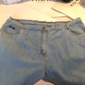 NWOT-UNION BLUES  JEANSWEAR Capri Jeans sz 28W